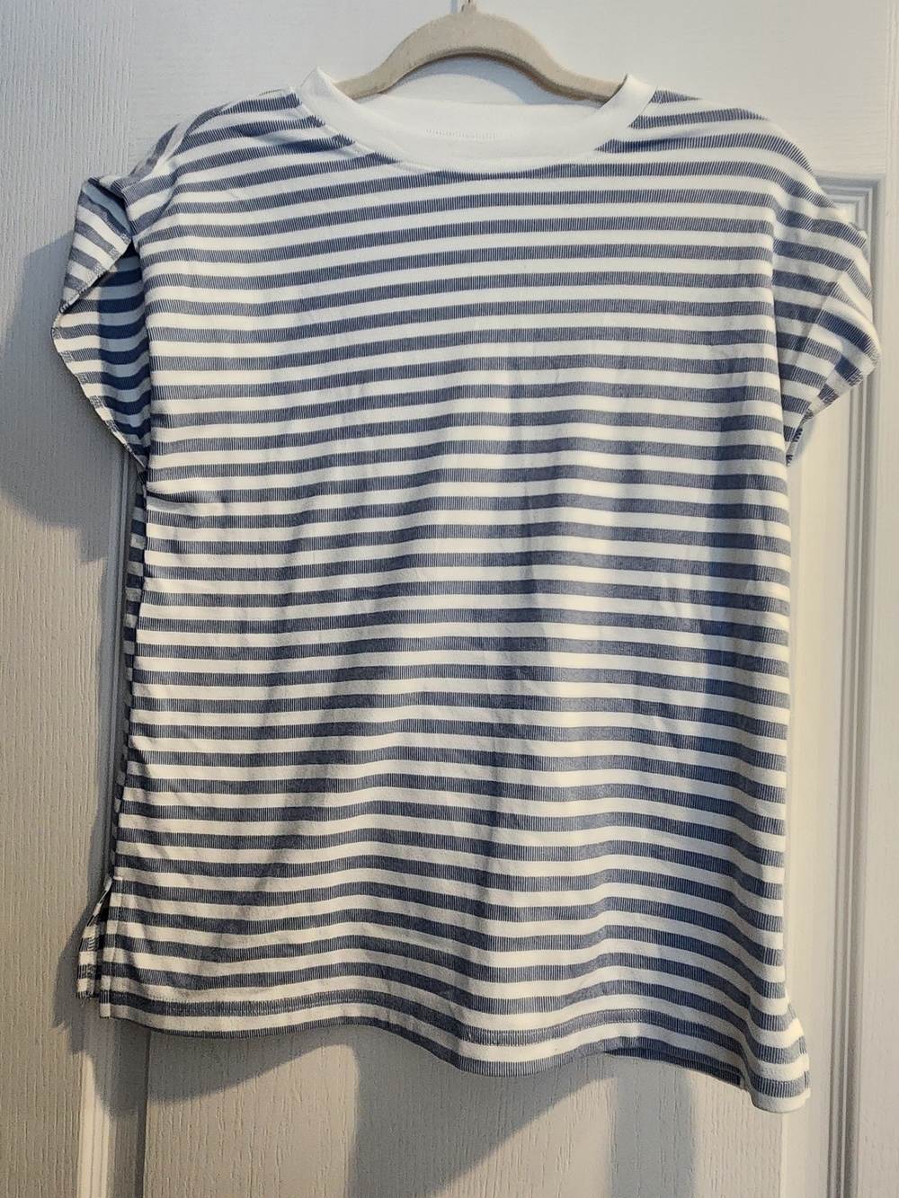 Blakeley Designs Casual White and Gray Striped Tee S/M Euc